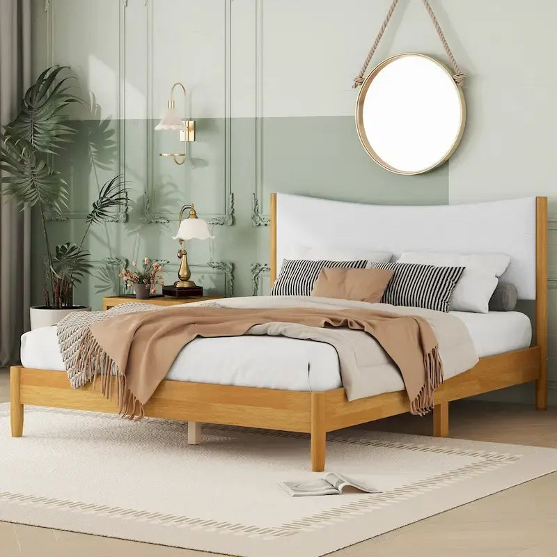 Letto in legno di gomma naturale matrimoniale con base a piattaforma e testiera imbottita in velluto Teddy