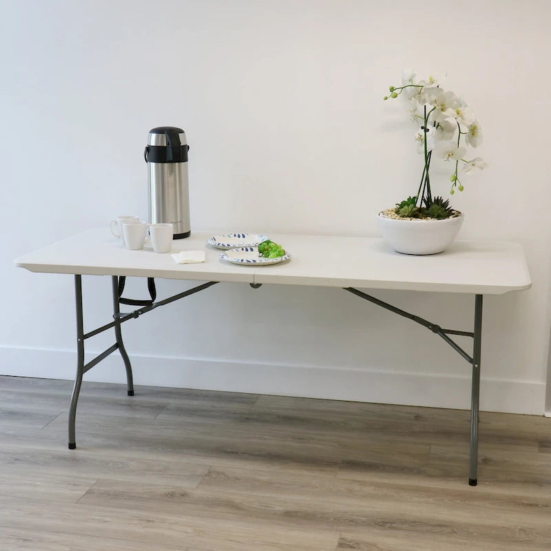 Tavolo pieghevole in plastica bianco da 180 cm