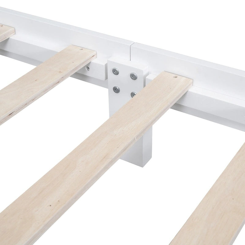Letto a piattaforma stile retrò con supporto a doghe in legno